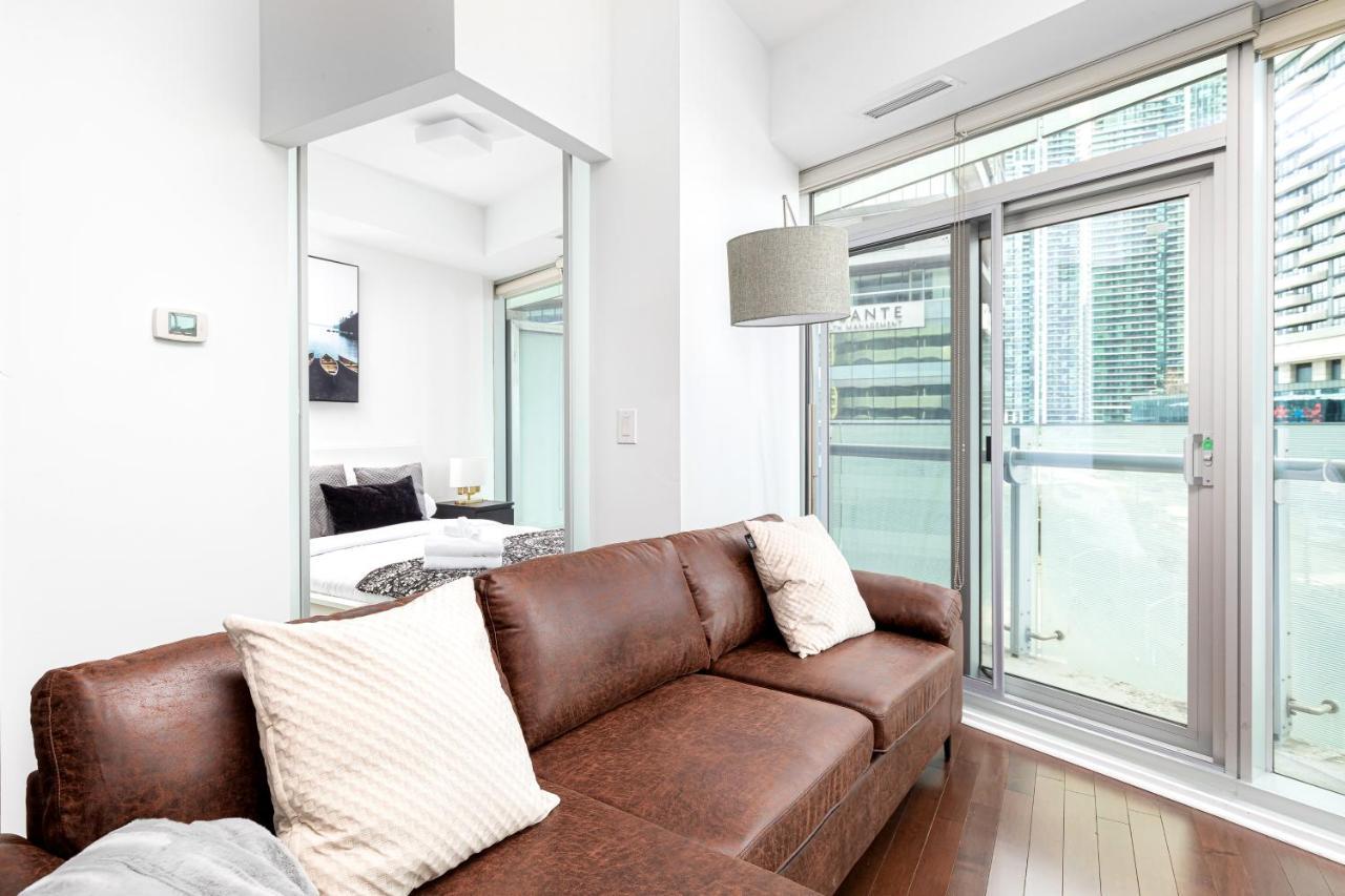 Downtown Toronto Condo Mins From Scotiabank Arena, Tiff, Cn Tower, Union, Mtcc Extérieur photo